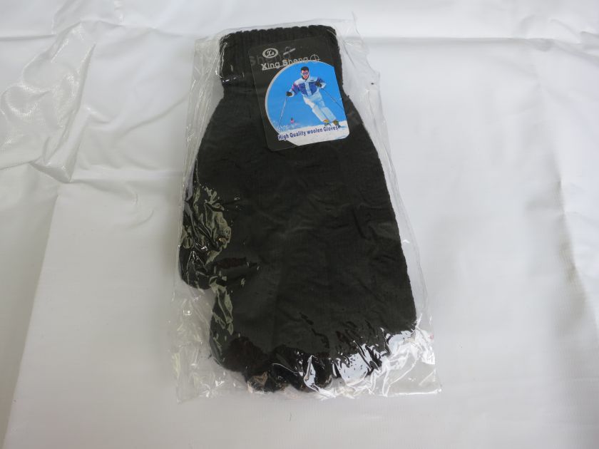 Woolen Winter Gloves in retail packing